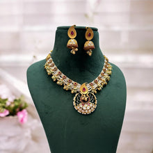 Load image into Gallery viewer, Kemp Stone Pearl golden Dainty Temple Necklace set
