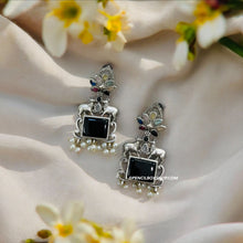 Load image into Gallery viewer, Nandi Silver Stone German silver earrings
