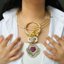 Load image into Gallery viewer, Contemporary Bird Fusion Pachi Kundan Hasli necklace set
