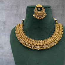 Load image into Gallery viewer, Real gold looking Temple Ethnic Necklace set with maangtikka
