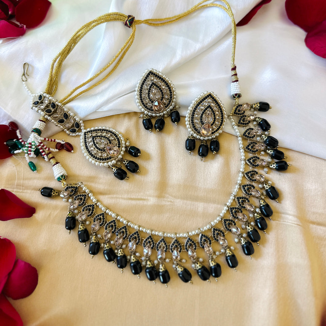 Black Antique Golden Polki Necklace Set with maangtikka