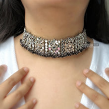 Load image into Gallery viewer, Mirror Choker necklace set with maangtikka
