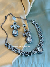 Load image into Gallery viewer, Classy New Victorian American Diamond twisted necklace set
