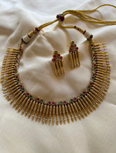 Load image into Gallery viewer, Simple Multicolor Navratna Kemp Stone necklace set
