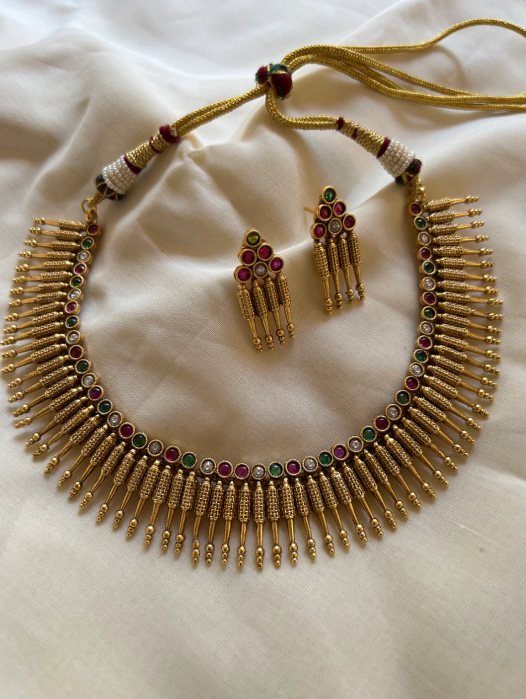 Simple Multicolor Navratna Kemp Stone necklace set