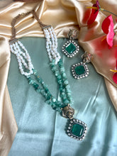 Load image into Gallery viewer, Jaguar long Green Natural stones doublet Pearl Stylish necklace set
