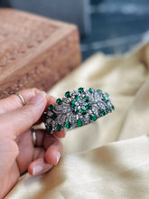 Load image into Gallery viewer, Premium American Diamond green Victorian Statement Kada
