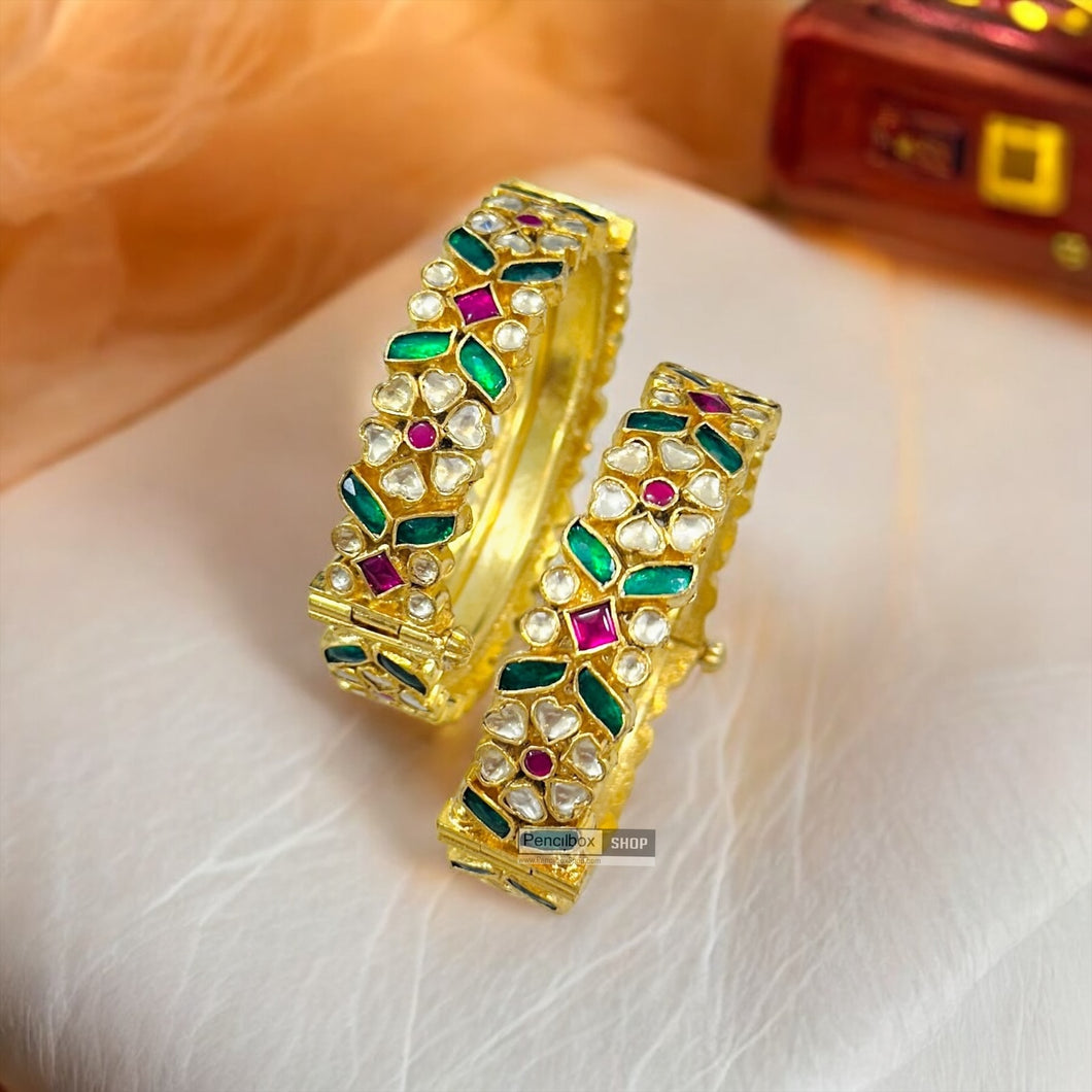 Set of 2 Bangles Green Ruby Pachi Flower Kada