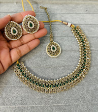 Load image into Gallery viewer, Ishani Green Polki Simple Dainty Necklace set with maangtikka
