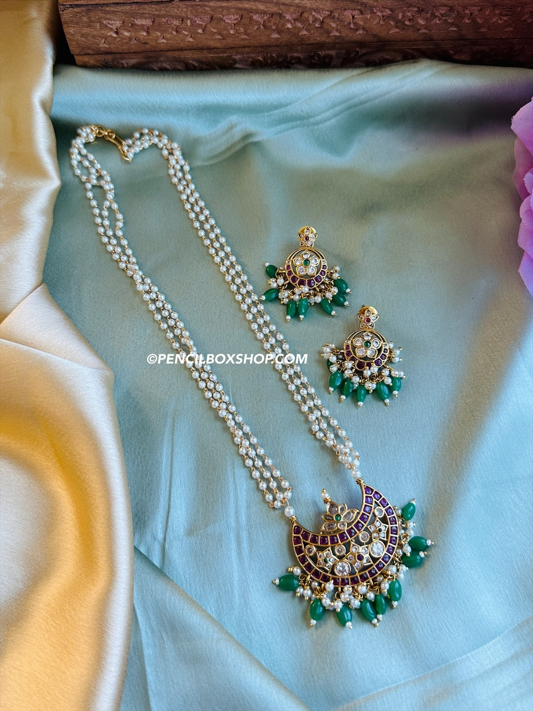 Long Pearl Golden Ruby Green kemp stone temple Necklace set