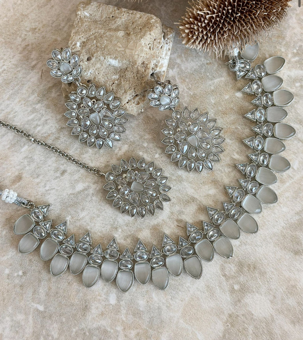 Jiya Silver Grey  Kundan Polki Necklace Set with Maangtikka