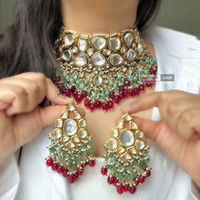 Load image into Gallery viewer, Bridal Premium Quality Kundan Choker necklace set Bridal Ruby Green with Maangtikka
