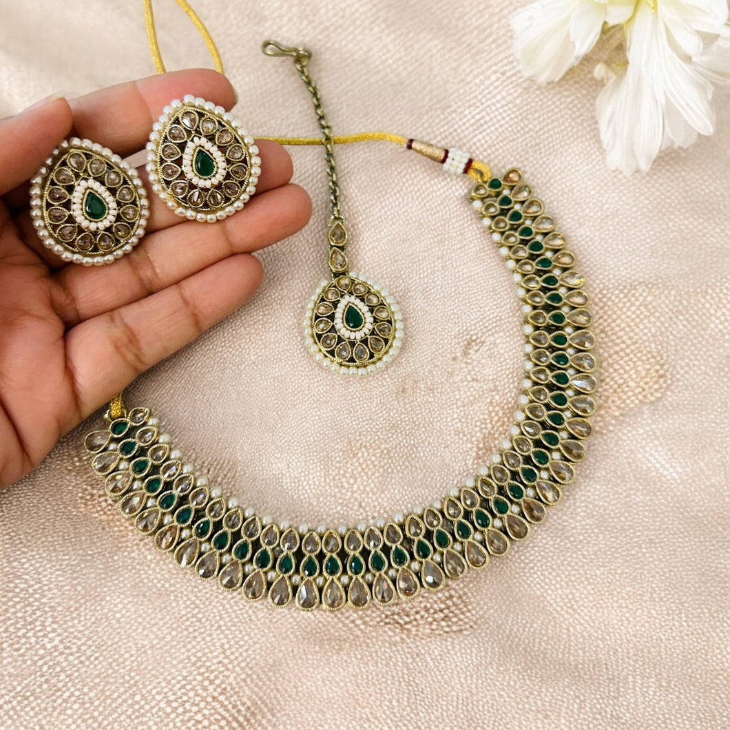 Ishani Green Polki Simple Dainty Necklace set with maangtikka