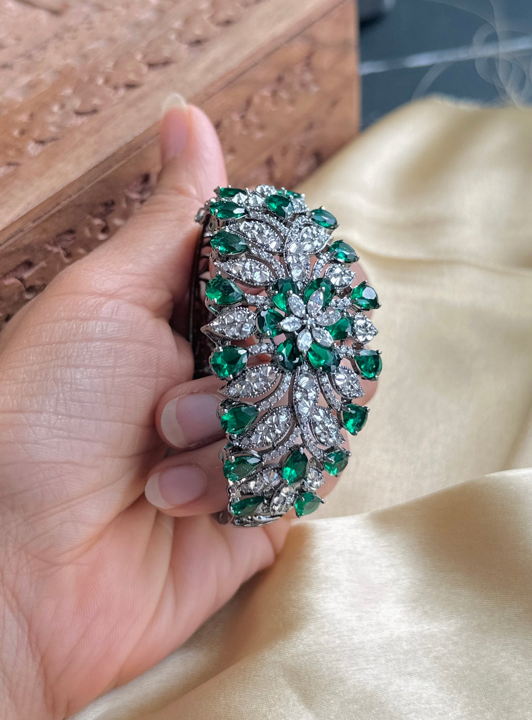 Premium American Diamond green Victorian Statement Kada