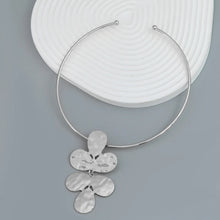 Load image into Gallery viewer, Double Clover Metal Flower Necklace IDW
