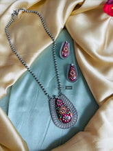 Load image into Gallery viewer, German silver handpainted Pendant Set necklace set
