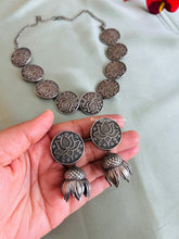 Load image into Gallery viewer, German Silver simple Lotus  Necklace set
