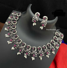 Load image into Gallery viewer, Peacock German silver sleek necklace set
