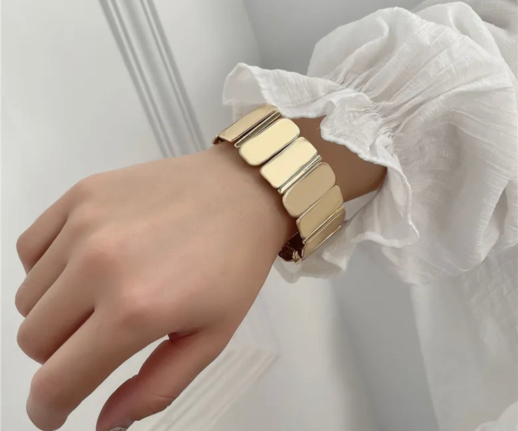 Golden Stretchable shiny Bracelet IDW