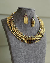 Load image into Gallery viewer, Simple Multicolor Navratna Kemp Stone necklace set
